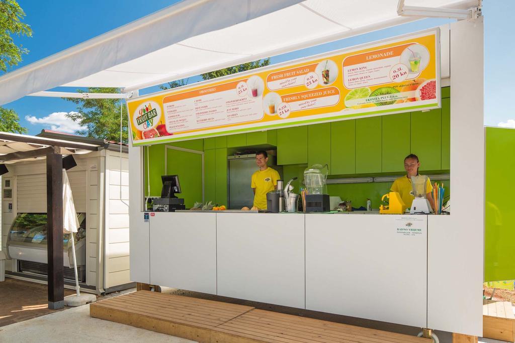 Mobile Homes Premium Vista Mare Park Umag By Camp4You Extérieur photo