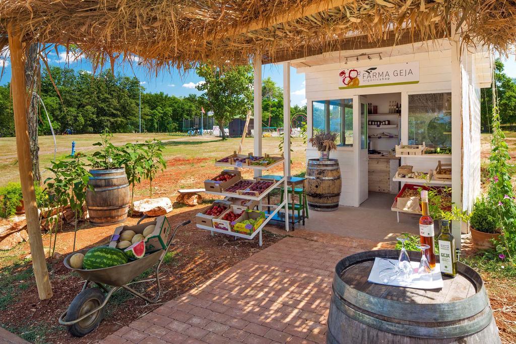 Mobile Homes Premium Vista Mare Park Umag By Camp4You Extérieur photo