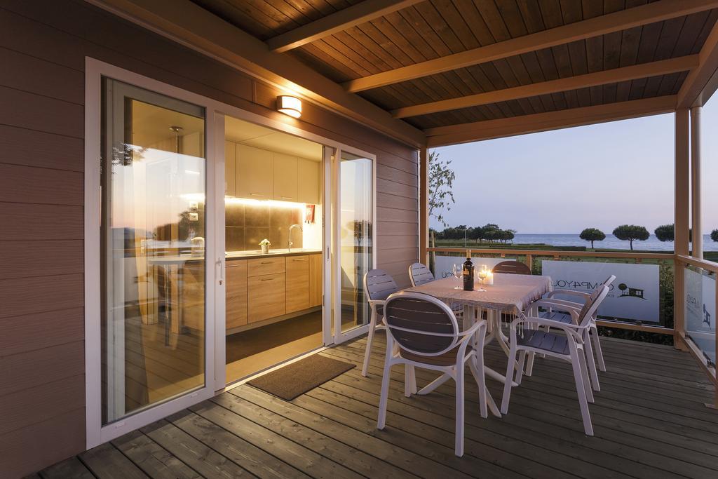 Mobile Homes Premium Vista Mare Park Umag By Camp4You Extérieur photo