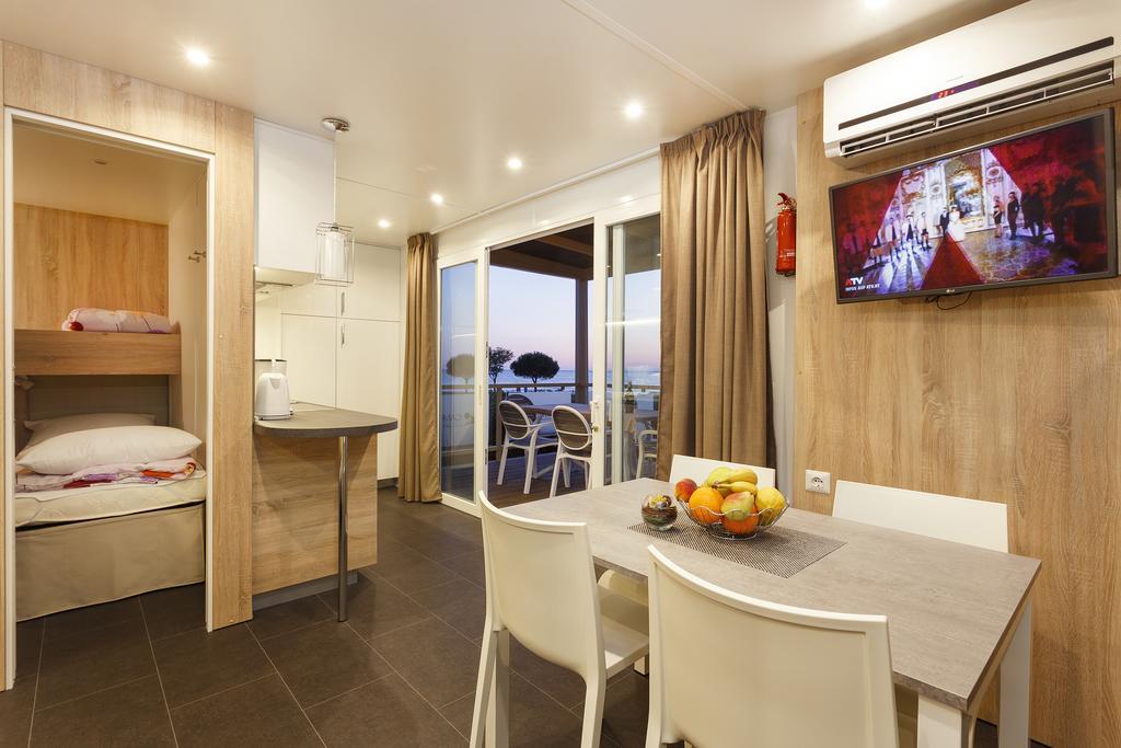 Mobile Homes Premium Vista Mare Park Umag By Camp4You Extérieur photo
