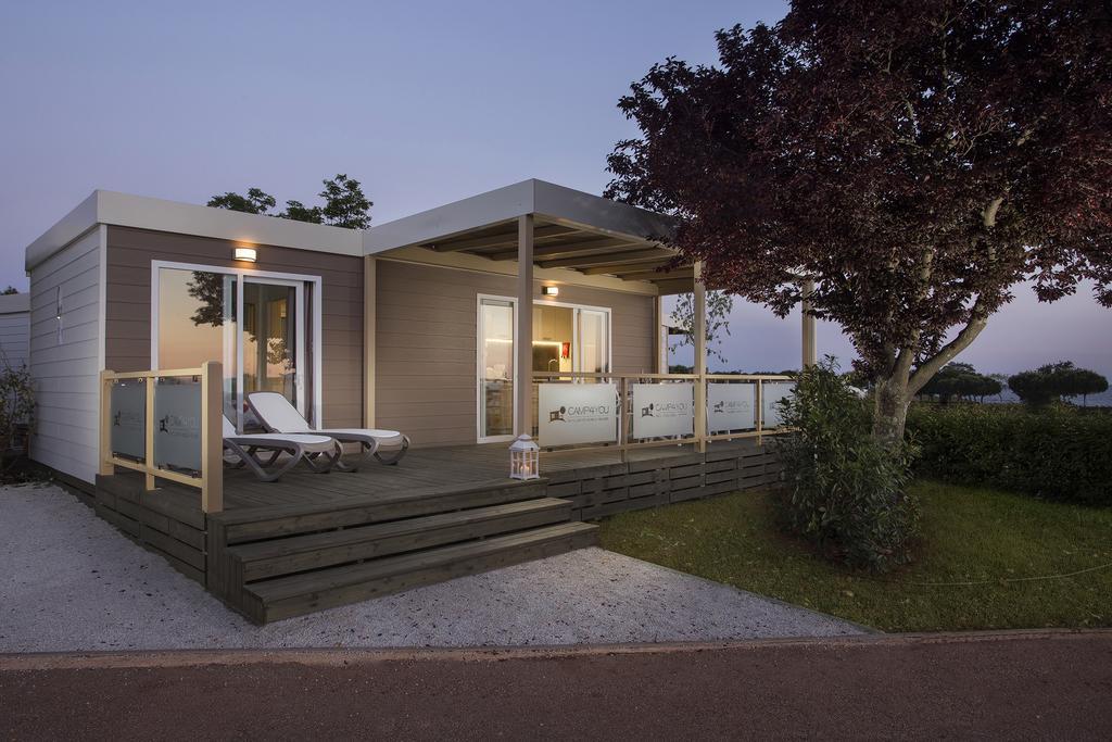 Mobile Homes Premium Vista Mare Park Umag By Camp4You Extérieur photo