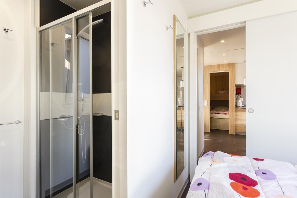 Mobile Homes Premium Vista Mare Park Umag By Camp4You Extérieur photo